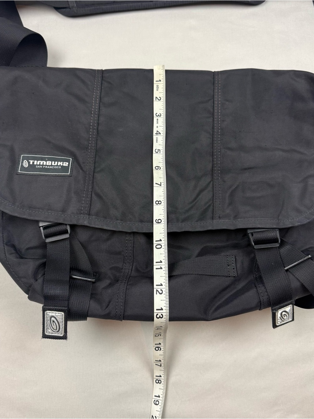Timbuk2 Classic Messenger Bag Crossbody Black Canvas - Picture 9 of 9